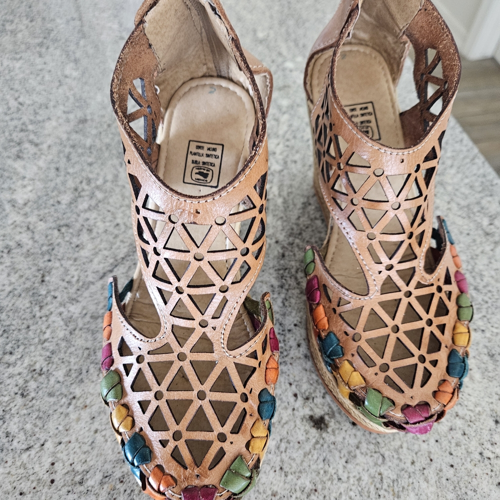 Geometric Cutout Wedge Sandals - Multicolor. New With Zipper Back